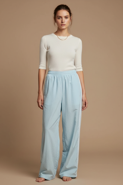 Pantalon Fluide Bleu Ciel Ample Rayures Blanches Sportif - Polyester