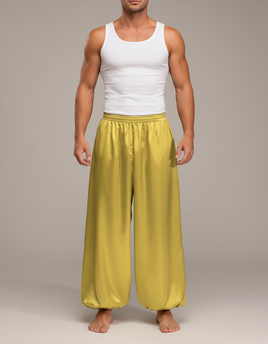 Pantalon Fluide Jaune Satiné Ample Homme Scène - Doré
