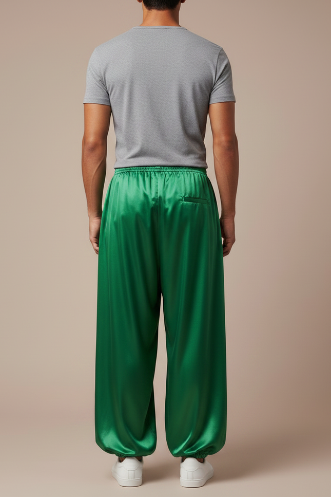 Pantalon Fluide Vert Satiné Ample Homme Scène - vue 2