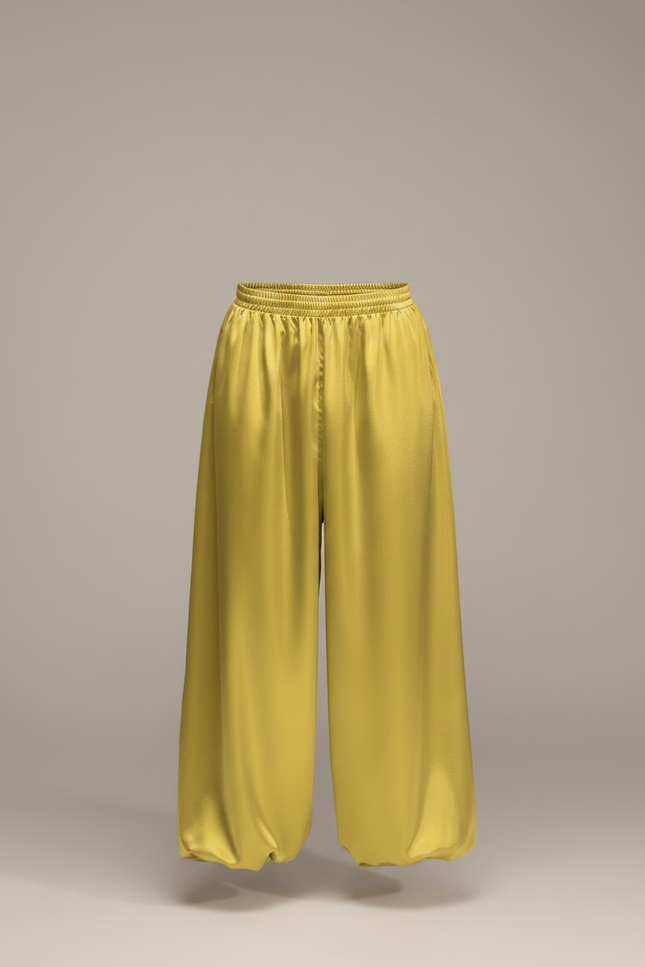 Pantalon Fluide Jaune Satiné Ample Homme Scène - Doré - vue 3