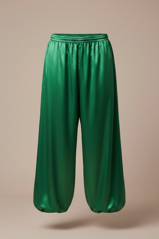 Pantalon Fluide Vert Satiné Ample Homme Scène - vue 3